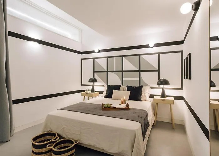 Apartment Alvor - 2 Bedrooms And Terrace In Santo Antonio Lisbon